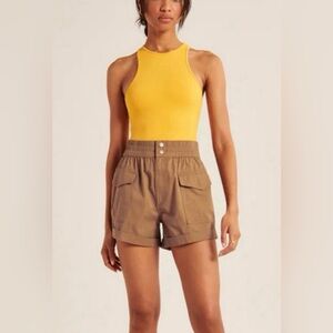 NWT Abercrombie High-Rise Tan Utility Cargo Shorts, size S
